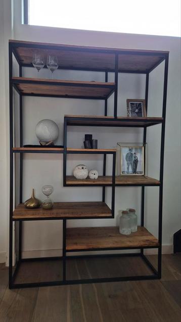Kast Kyan Mango hout 180x120x40 moet weg!! beschikbaar voor biedingen