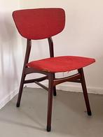Vintage houten stoel met rode bekleding – opknapper, Huis en Inrichting, Stoelen, Gebruikt, Ophalen of Verzenden, Rood, Eén