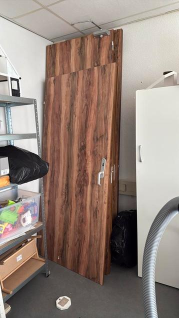 Binnendeuren  beschikbaar voor biedingen
