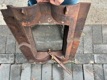 Oude stijl dakraam uit 1940 beschikbaar voor biedingen