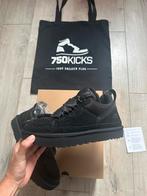 UGG Lowmel Black 1144032-BLK Maat EU42 - US11W, Zwart, UGG, Nieuw, Ophalen of Verzenden