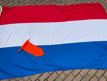 Grote Nederlanse vlag 3 bij 2 meter beschikbaar voor biedingen