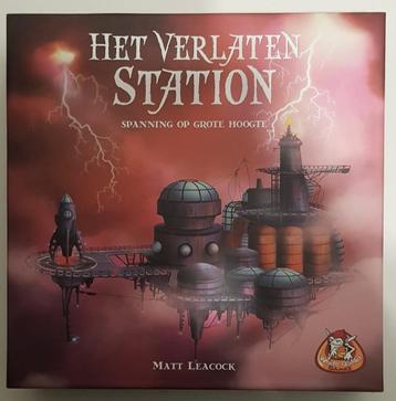 Het verlaten station beschikbaar voor biedingen