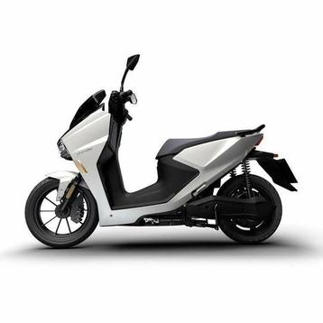 RHOON ZH SCOOTERS VA €1199,95. RIJKLAAR MEGASCOOTER beschikbaar voor biedingen