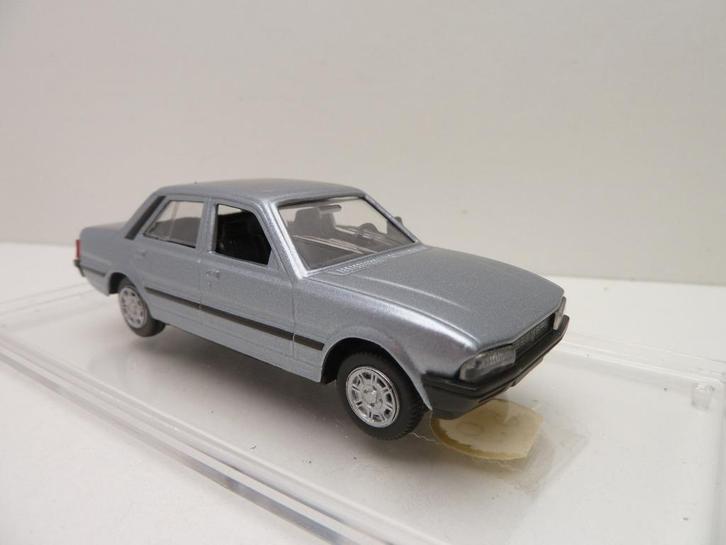 Peugeot 505  '' Norev '', Hobby en Vrije tijd, Modelauto's | 1:43, Zo goed als nieuw, Auto, Norev, Ophalen of Verzenden
