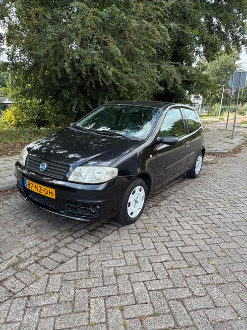 Fiat Punto 1.2 3DR 2004 Zwart - weinig km - apk 6-2026, Auto's, Fiat, Particulier, Punto, Benzine, B, Hatchback, Handgeschakeld