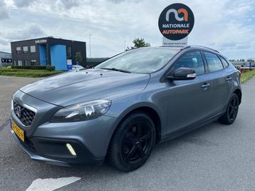 Volvo V40 Cross Country 2014 * 1.6 D2 Momentum * LED * AUTOM beschikbaar voor biedingen