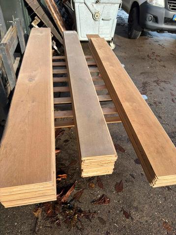 Eiken vloer restpartijen 3,5 m2 of 4 m2 of 8 m2 beschikbaar voor biedingen
