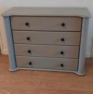 Leuke houten ladenkast kast met 4 laden beschikbaar voor biedingen