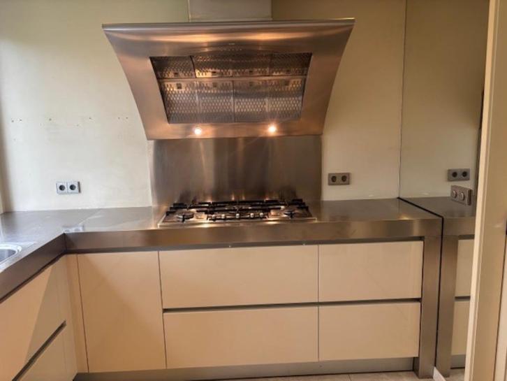 keuken gebruikt, Huis en Inrichting, Keuken | Complete keukens, Gebruikt, Hoekkeuken, Crème, Staal of Rvs, Greeploos, Hoogglans of Gelakt