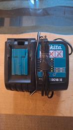 Makita 12V Auto Oplader - DC18SE, Doe-het-zelf en Verbouw, Gereedschap | Machine-onderdelen en Toebehoren, Ophalen of Verzenden