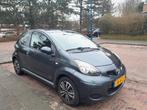 Toyota Aygo 1.0 12V Vvt-i 3DRS MMT 2009 Grijs, Auto's, Voorwielaandrijving, Stof, 4 stoelen, 68 pk