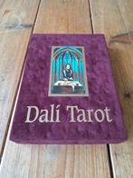 Dalí Tarot - Zeldzame Uitgave - 9789085080350, Boeken, Esoterie en Spiritualiteit, Tarot of Kaarten leggen, Overige typen, Ophalen of Verzenden
