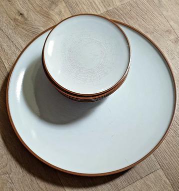 Ouderwetse gebaksschaal met schoteltjes  beschikbaar voor biedingen