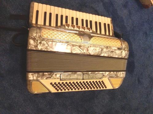 Accordiola Camerano Mignon, Muziek en Instrumenten, Accordeons, Gebruikt, Toetsaccordeon, 80-bas, Accordiola, Met koffer, Met riemen