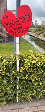 Pompeblêden met diverse Friese teksten op witte paal 9 stuks, Hobby en Vrije tijd, Feestartikelen, Ophalen, Gebruikt