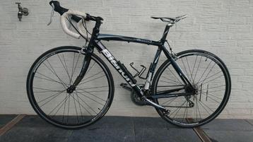 Racefiets beschikbaar voor biedingen