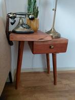 Houten Nachtkastje met Lade twee stuks, 45 tot 60 cm, Minder dan 55 cm, Vintage, Ophalen of Verzenden