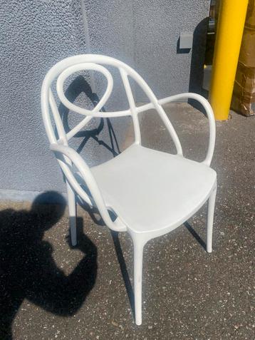 Leuke witte design stoel  beschikbaar voor biedingen
