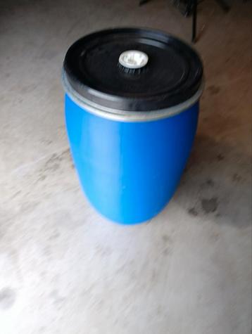 110 liter voerton  beschikbaar voor biedingen