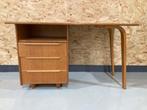 Pastoe bureau met stoel, Ophalen, Gebruikt, Bureau