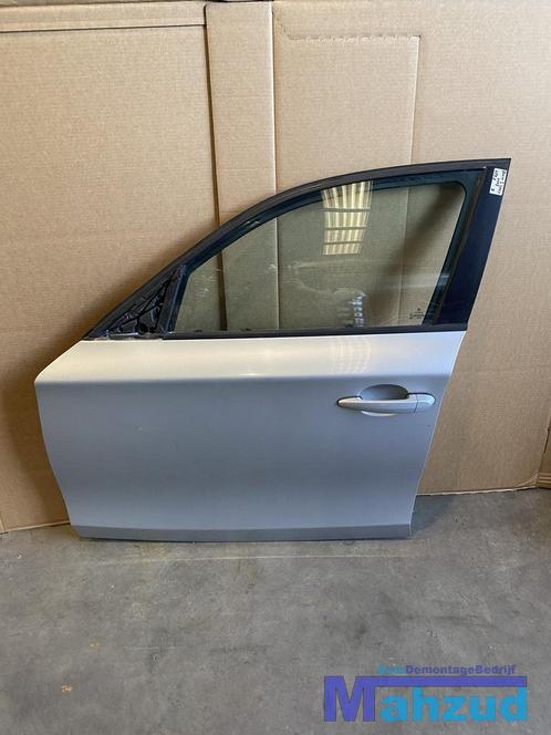 BMW 1 SERIE E87 Grijs 354/7 Deur portier LINKS voor, Auto-onderdelen, Carrosserie en Plaatwerk, Deur, BMW, Gebruikt, Ophalen