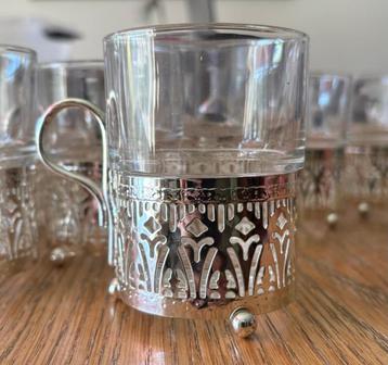 set van 11 theeglazen met houder beschikbaar voor biedingen