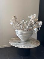 Witte Vaas met Decoratie, Ophalen, Wit, Aardewerk of Porselein, Zo goed als nieuw