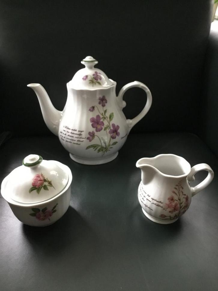 Thee Servies met Bloemmotief   Libelle, Huis en Inrichting, Keuken | Servies, Gebruikt, Compleet servies, Overige stijlen, Porselein