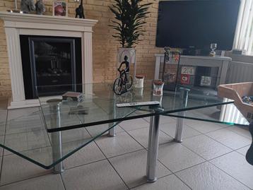 Moderne glazen salontafel met twee draaibare plateaus  beschikbaar voor biedingen