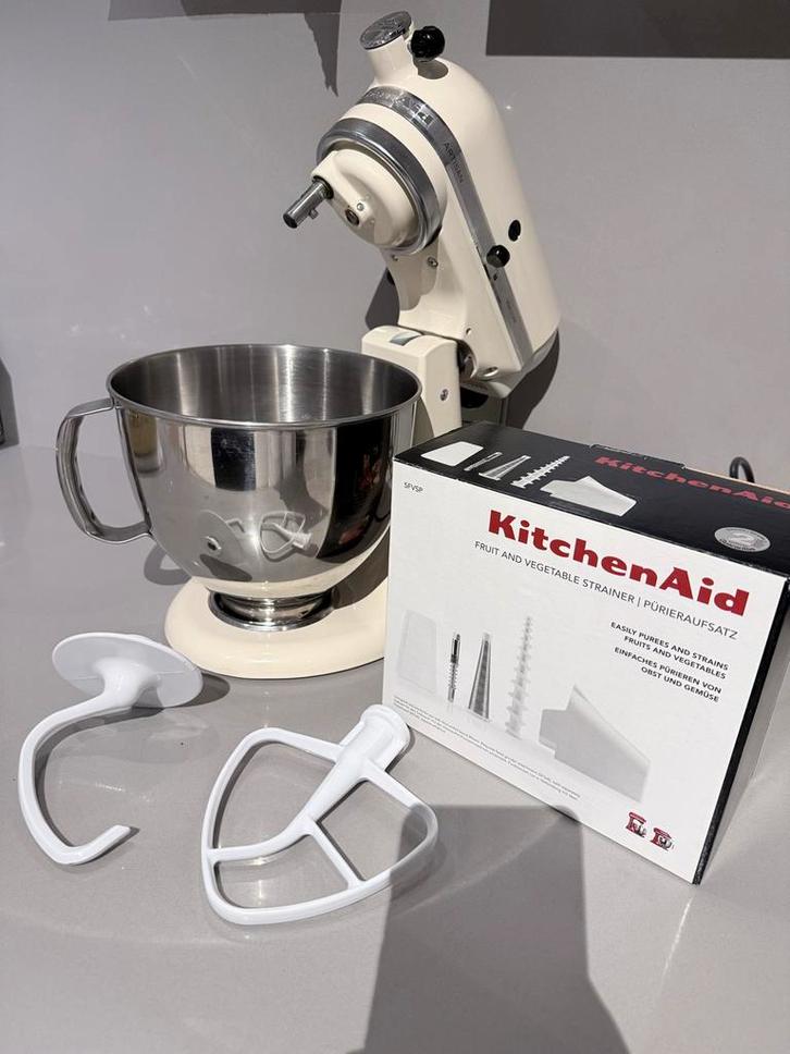 KitchenAid Artisan Mixer 4,8L, Witgoed en Apparatuur, Keukenmixers, Zo goed als nieuw, 4 liter of meer, 3 snelheden of meer, Vaatwasserbestendig