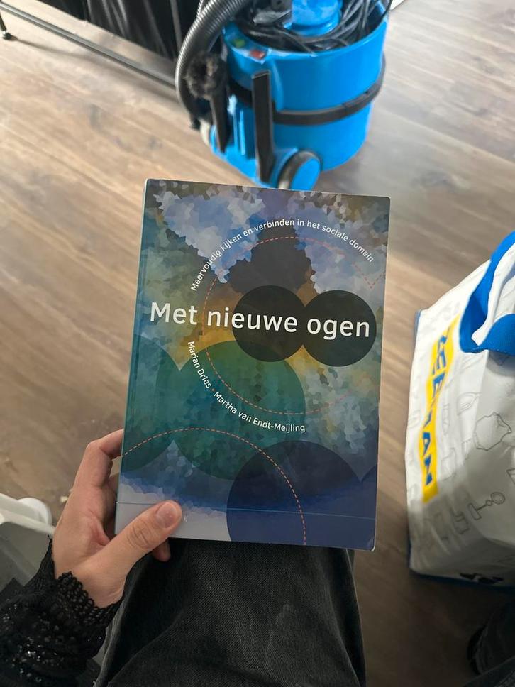 Met nieuwe ogen - Marian Dries, Boeken, Studieboeken en Cursussen, Zo goed als nieuw, HBO, Alpha, Ophalen of Verzenden