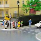 30 Modelspoor Staande & Zittende Poppetjes H0 HO Figuurtjes, Hobby en Vrije tijd, Modeltreinen | H0, Overige merken, Verzenden