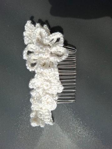Gehaakte haaraccessoire  beschikbaar voor biedingen