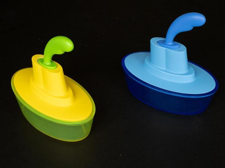 Twee Alessi botervloten - blauw en geel, Huis en Inrichting, Keuken | Keukenbenodigdheden, Gebruikt, Ophalen of Verzenden