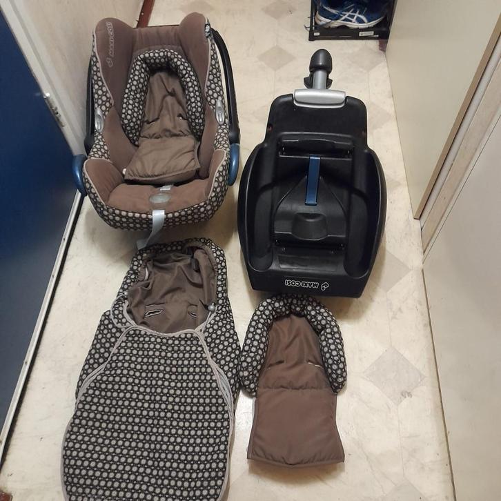 MaxiCosi Met EasyBase ,Voetenzak En Hoofd Verkleiner 0-13 kg, Kinderen en Baby's, Autostoeltjes, Gebruikt, Maxi-Cosi, 0 t/m 13 kg