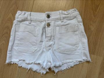 Korte broek wit Zara maat 128 beschikbaar voor biedingen