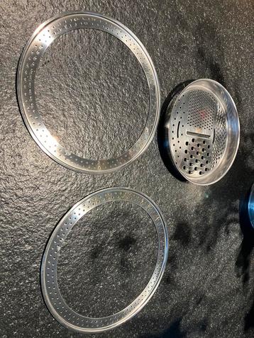 Amc braadring en rasp beschikbaar voor biedingen