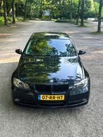 BMW 3-Serie 2.5L 325i 2005 Zwart handgeschakeld *NIEUWE APK*, 745 kg, Zwart, 2497 cc, Parkeersensor