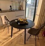 Eettafel zwart met 4 stoelen taupe kleur, Ophalen, Gebruikt, 100 tot 150 cm, Rond