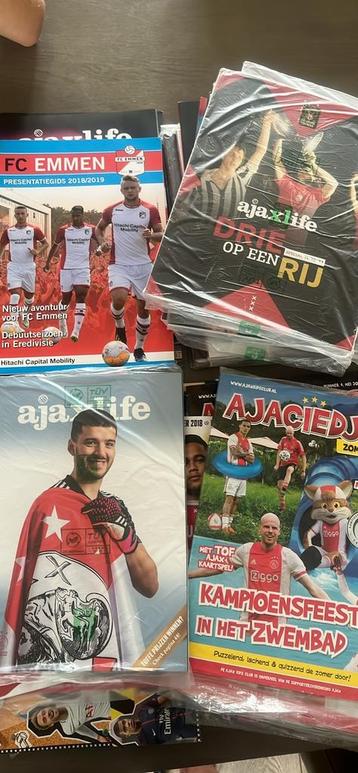 Voetbalbladen oa Ajaxlife, Ajaciedjes gratis ophalen beschikbaar voor biedingen