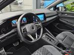 Volkswagen Golf 1.5 eTSI R-Line Panorama/IQ Light/Keyless/, Auto's, 1498 cc, 4 cilinders, 150 pk, Blauw