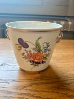 Vaas met bloemen van Freiberger Porzellan, Ophalen of Verzenden, Gebruikt, Rond, Minder dan 25 cm