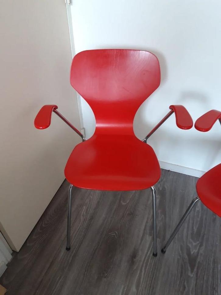 Rode Danerka vlinder design stoel met armleuning €35 per st, Huis en Inrichting, Stoelen, Zo goed als nieuw, Eén, Rood, Ophalen