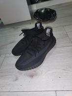 Zwarte Yeezy - Maat 46 - 1x Gedragen, Kleding | Heren, Schoenen, Zwart, Ophalen of Verzenden, Yeezy, Sneakers of Gympen