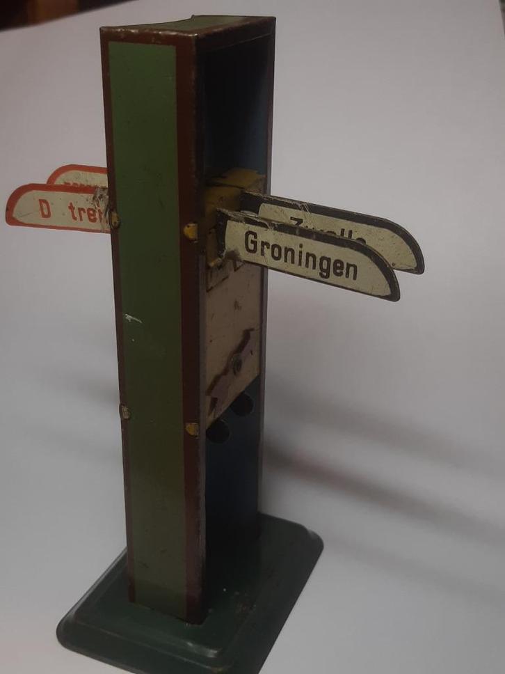 Vintage miniatuur perronwegwijzer Bing (1925-1930), Antiek en Kunst, Antiek | Speelgoed, Ophalen of Verzenden