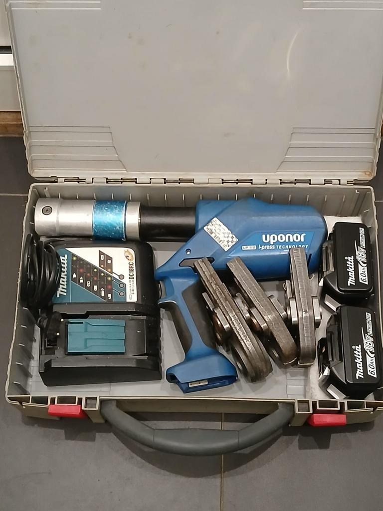 Uponor UP110 Pressmachine/complete set met 2x 6.0AH + koffer, Ophalen of Verzenden