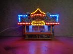 Faller smd verlichte kermiskraam "Peking", Hobby en Vrije tijd, Ophalen of Verzenden, Gebruikt, 1:50 tot 1:144