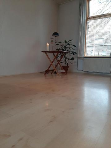 Lichte kliklaminaatvloer gratis af te halen