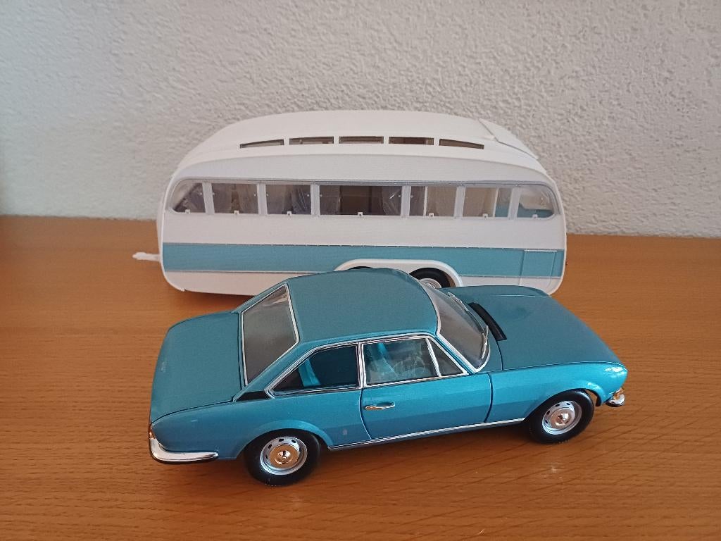 Peugeot 504 Coupe 1969 Bleu 1305 of Caravan Hénon NIEUW OVP, Hobby en Vrije tijd, Modelauto's | 1:18, Ophalen of Verzenden, Nieuw